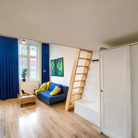 Tiny Studio City Centre / Mala Kawalerka